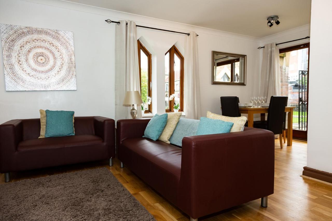 Alexander Apartments Newcastle Bagian luar foto